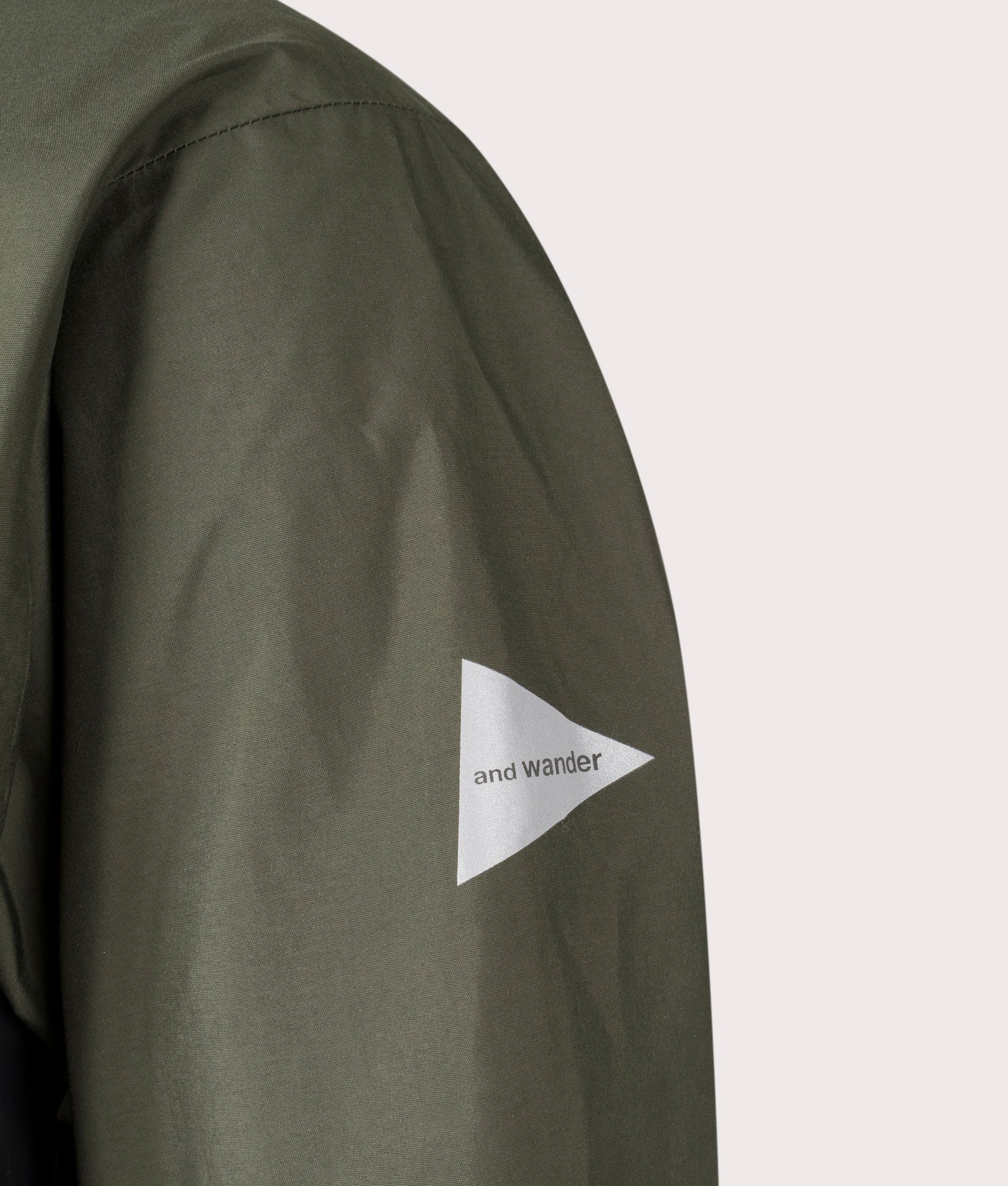 2.5L Hiker Rain Jacket - Image 8