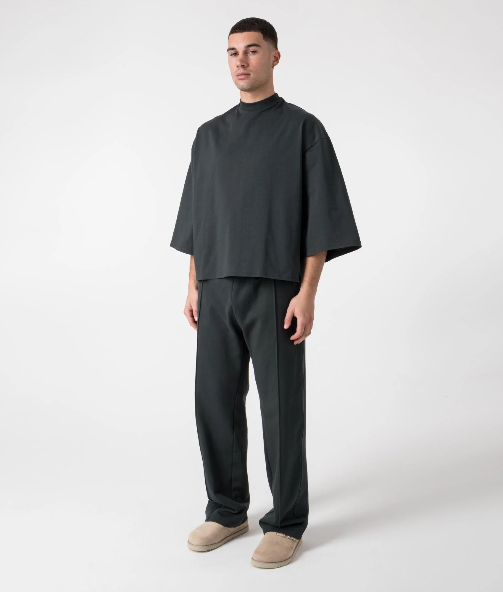 Relaxed Fit Essential Pleated Joggers - Image 3
