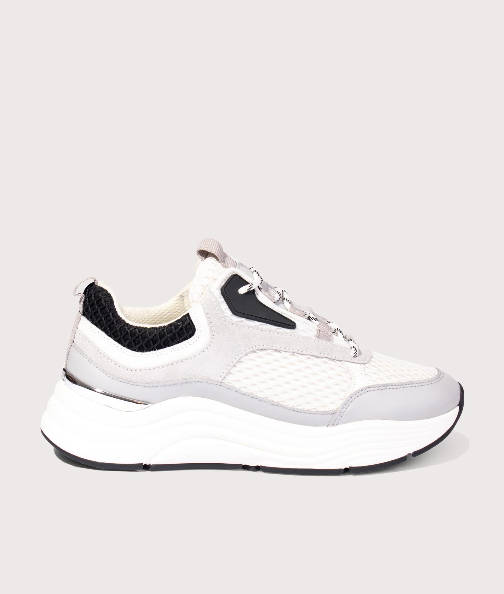 Cyrus Sneakers