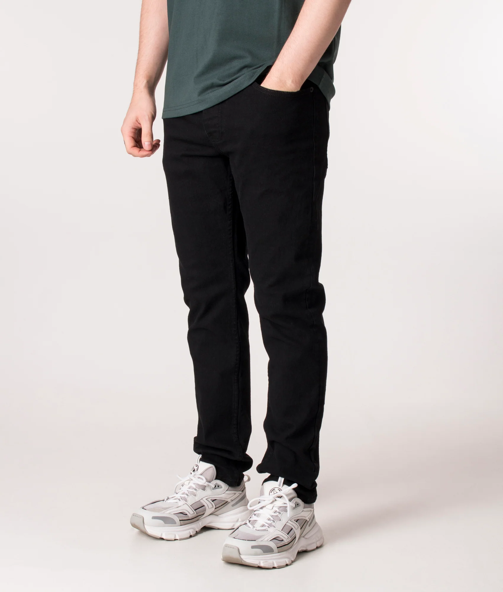 Slim Tapered Artist Jeans