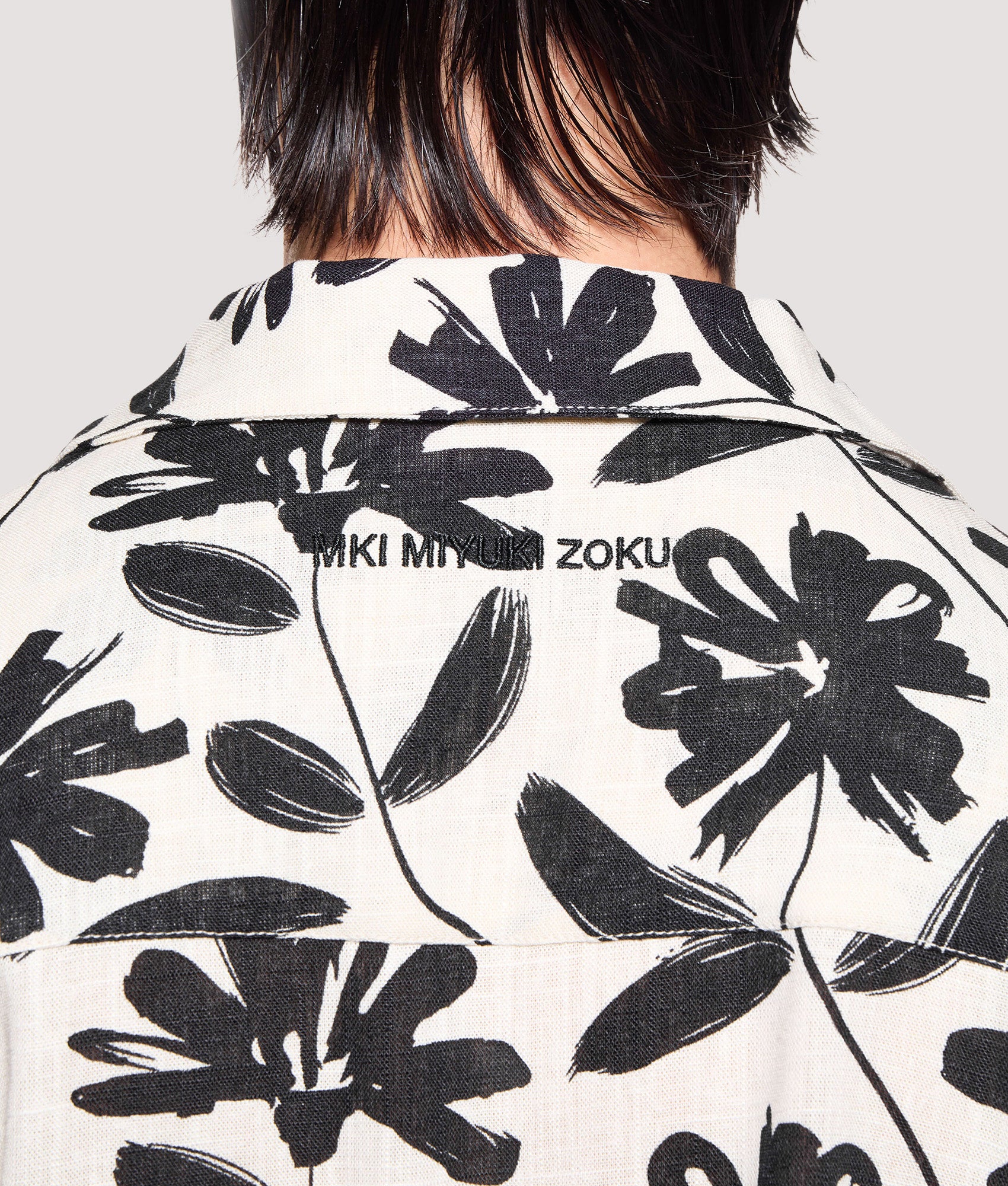 Box Fit Floral Linen Short Sleeve Vacation Shirt - Image 2