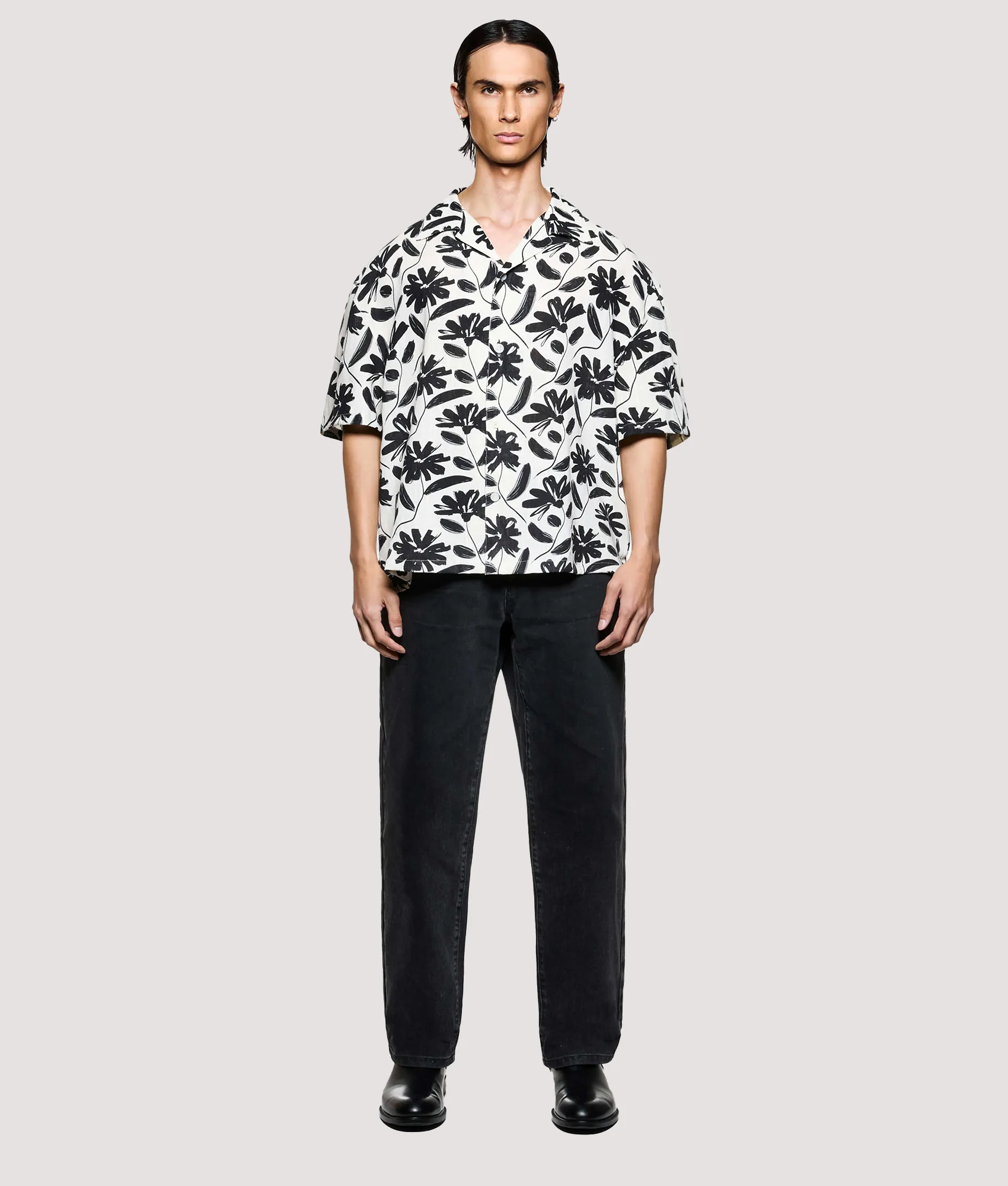 Box Fit Floral Linen Short Sleeve Vacation Shirt - Image 5