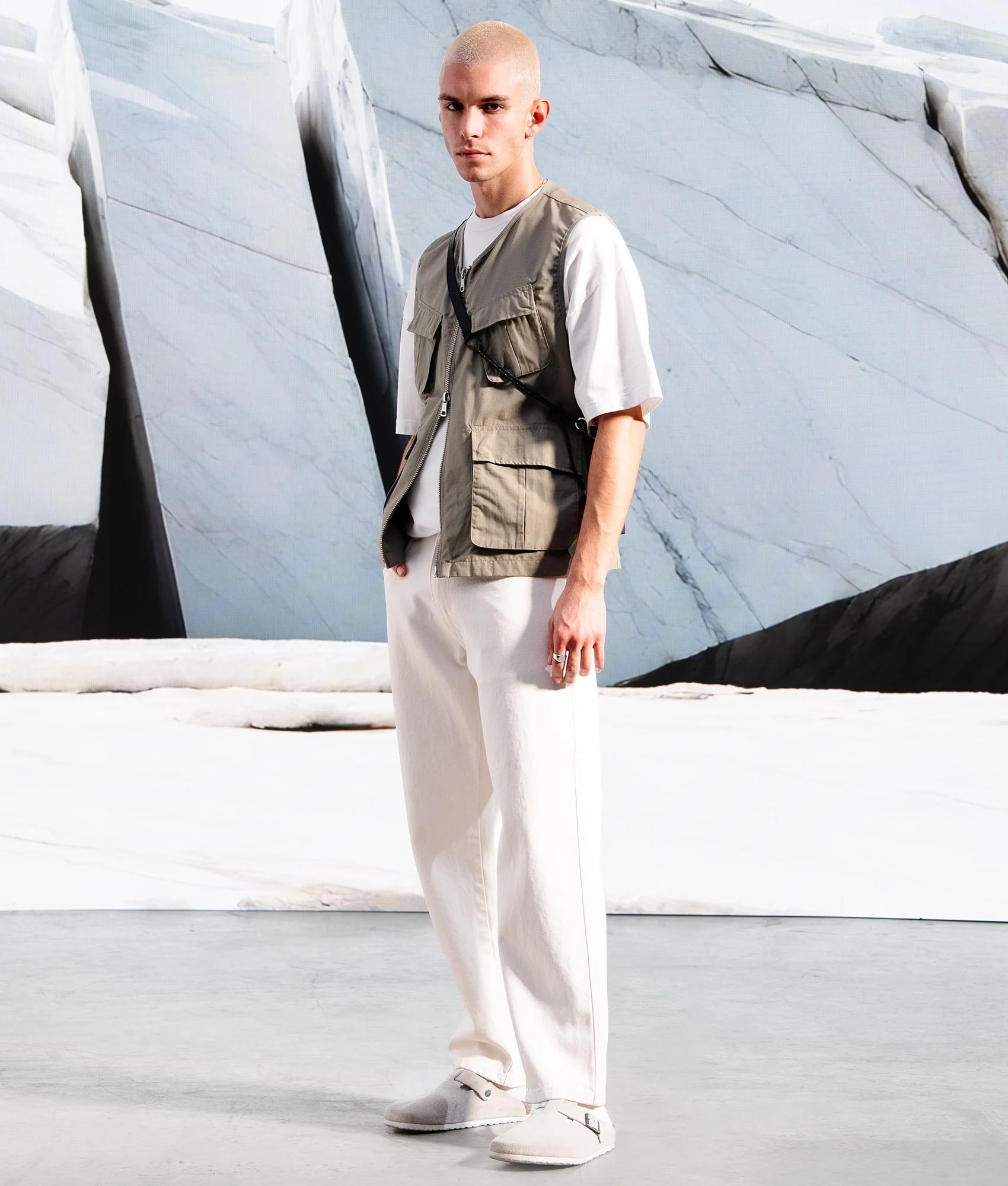 Oversized Ripstop Cargo Vest - Image 2