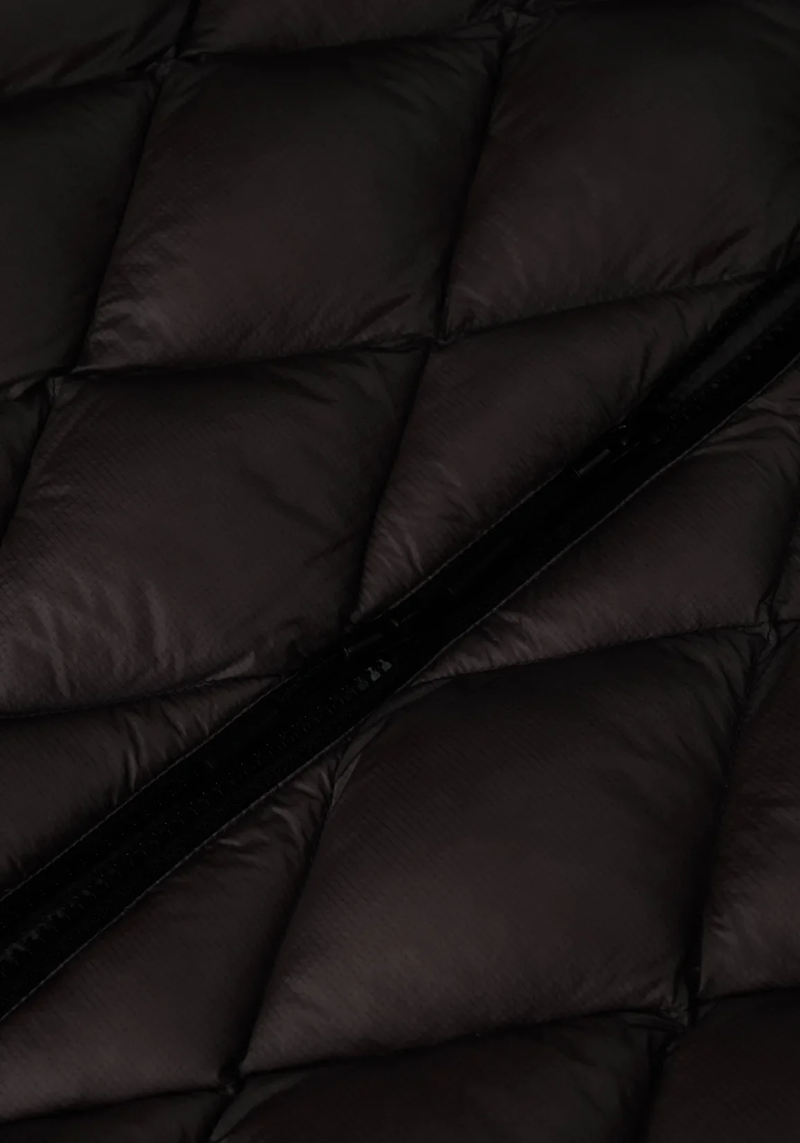 Oversized Fit Translucent Diamond Bubble Jacket - Image 7