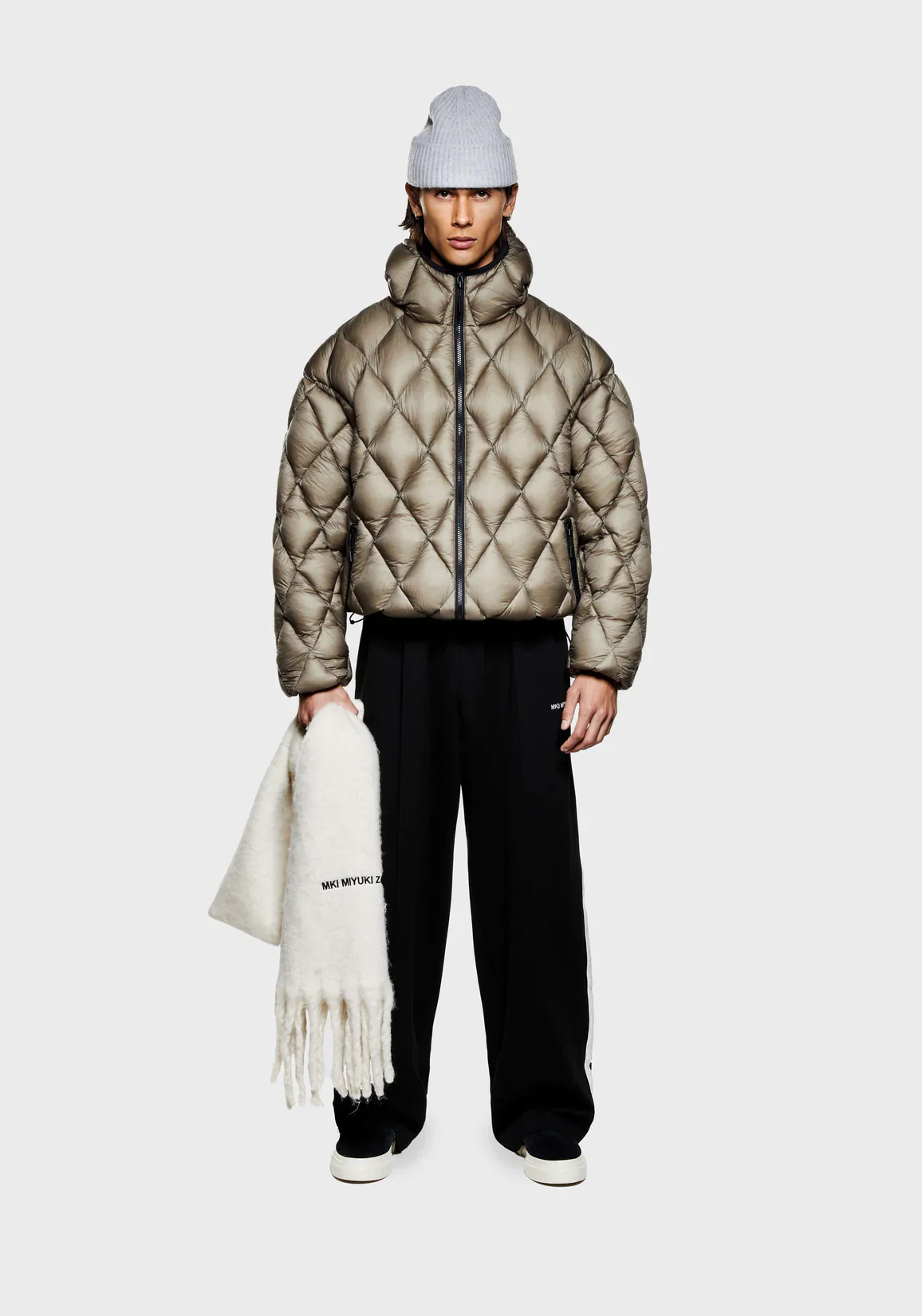 Oversized Fit Translucent Diamond Bubble Jacket - Image 3