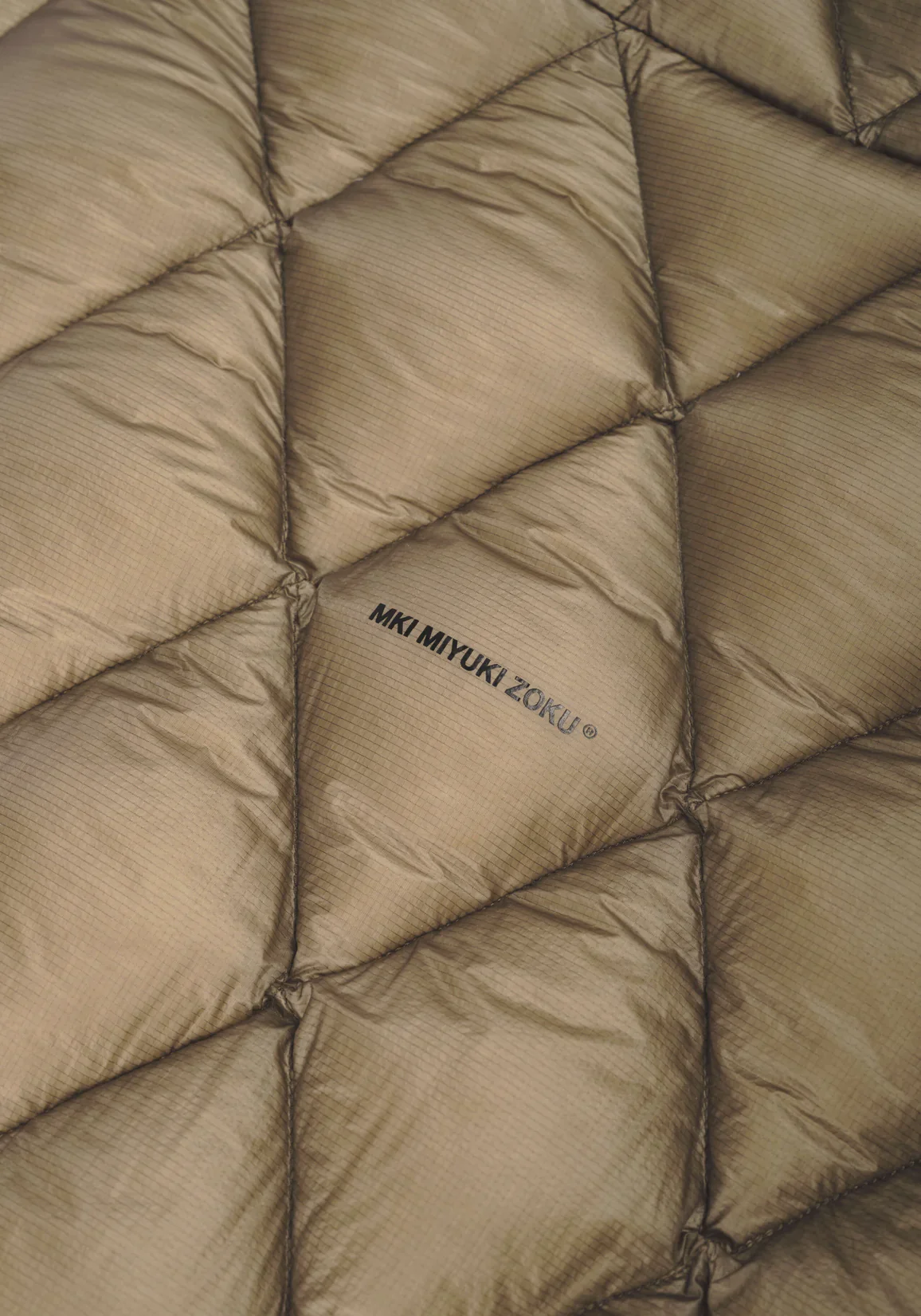 Oversized Fit Translucent Diamond Bubble Jacket - Image 8
