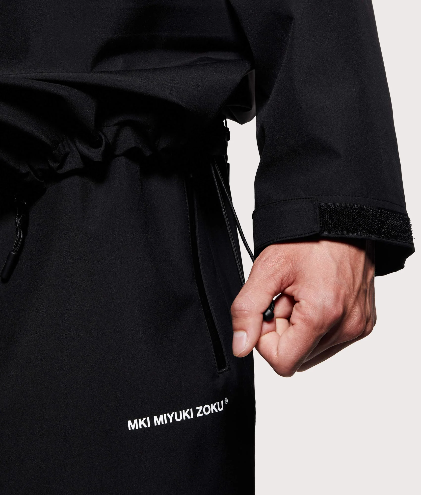 V3 Shell Hooded Jacket - Image 3