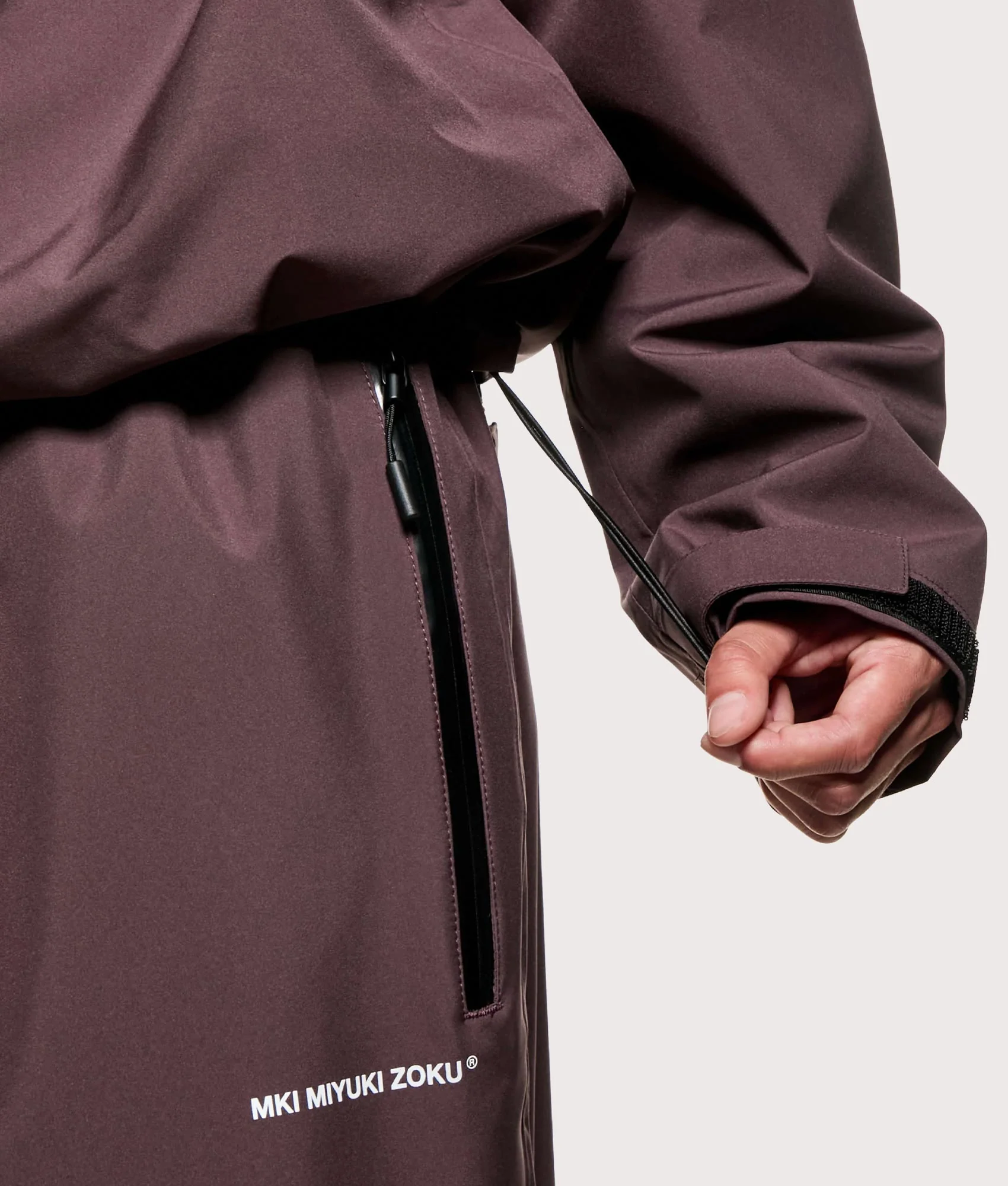 V3 Shell Hooded Jacket - Image 4