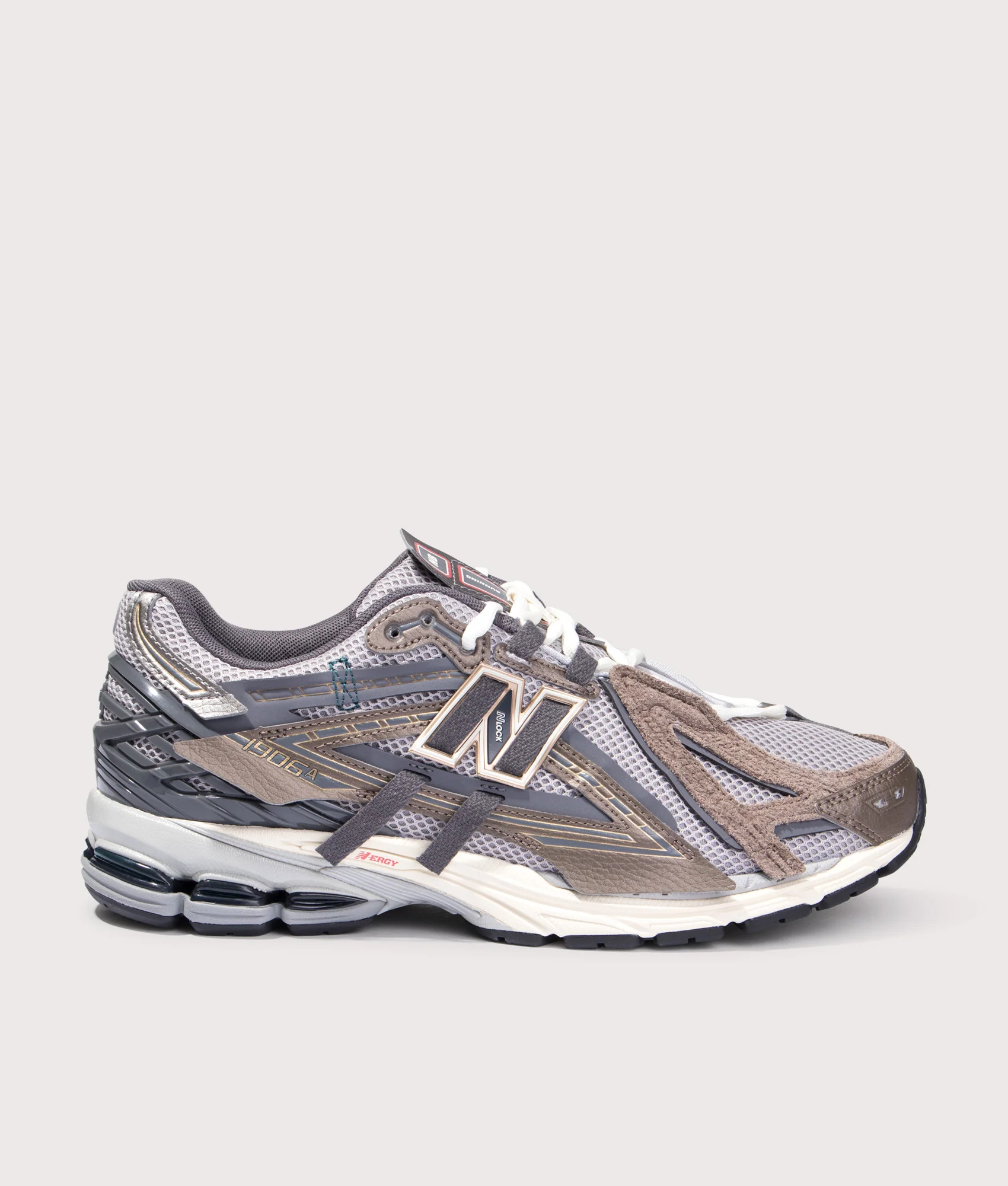 1906A Sneakers