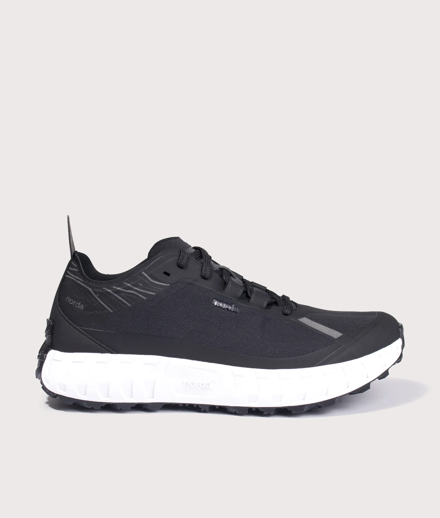 001A Trainers