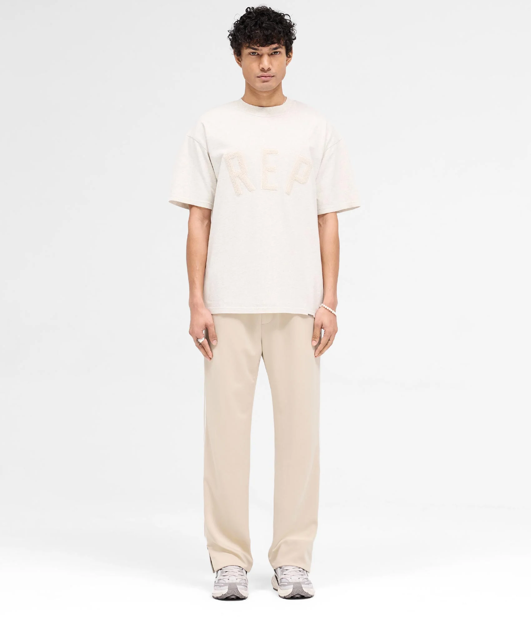 Oversized Fit Rep Applique T-Shirt - Image 2