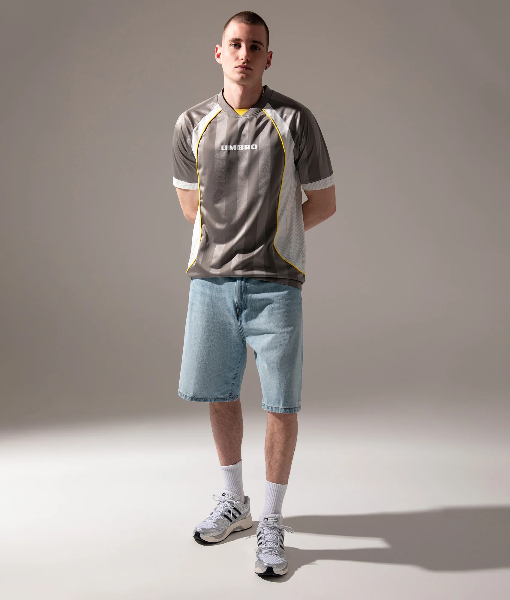 Relaxed Fit Panelled Raglan T-Shirt - Image 2
